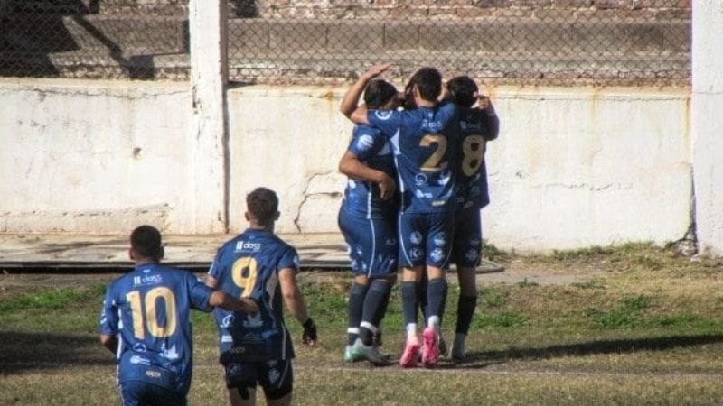 Goleó “la Villa” y es el nuevo líder en Las Chacras