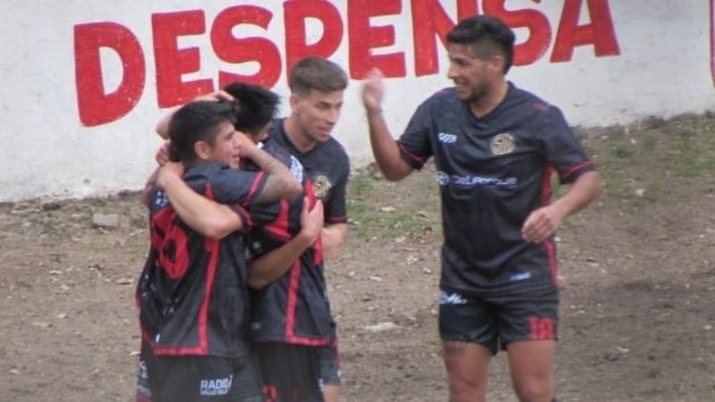 Goleó “la Villa” y es el nuevo líder en Las Chacras