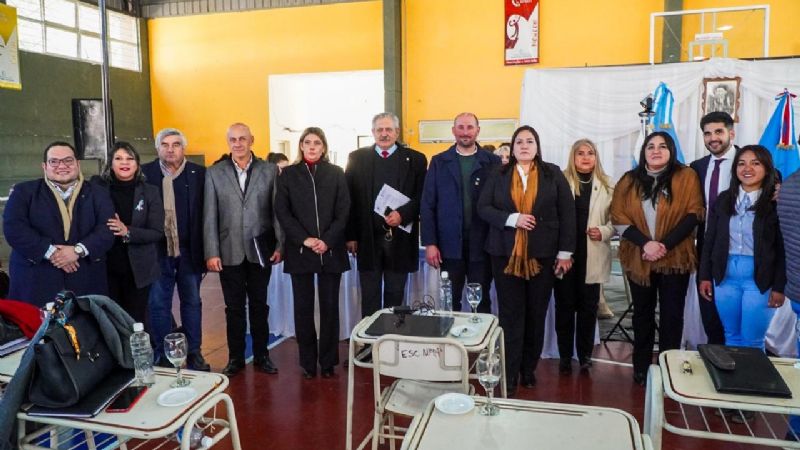 Diputados radicales pidieron por regalías para el interior