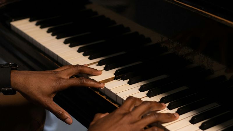 Ciclo de capacitaciones y talleres virtuales para artistas musicales y profesionales del sector