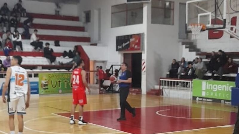 Red Star le ganó a Hindú y es puntero