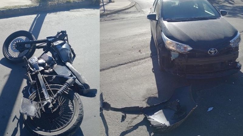 Motociclista terminó en el hospital tras chocar con un auto