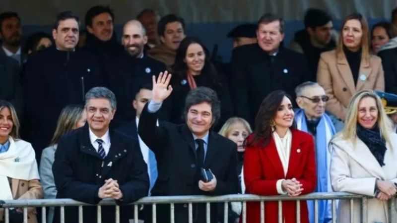 Milei y su gabinete participaron del desfile por el Día de la Independencia
