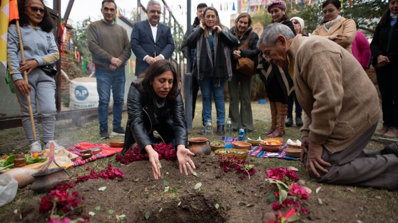 Corpachada en la Casa de la Cultura para rendir homenaje a la Pachamama