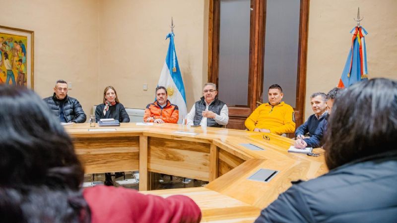 Diálogo positivo entre Gobierno, Glencore y proveedores locales