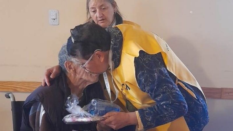 Comunicadores de María solidarios con los abuelos 