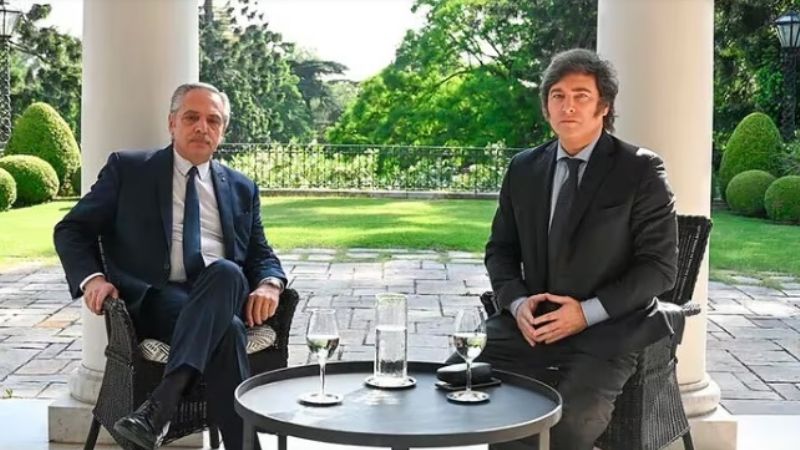 Milei apoyó el proyecto que busca quitarle la pensión de privilegio a Alberto