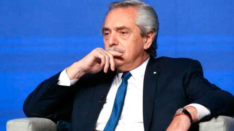 Alberto Fernández complicado e imputado