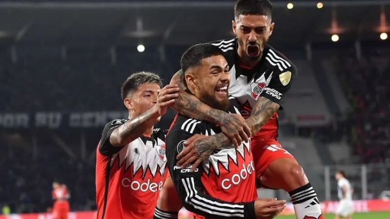 Agónico triunfo de River ante Talleres, en Córdoba
