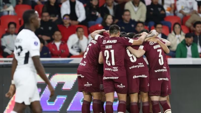 Gran triunfo de Lanús ante Liga, en Quito