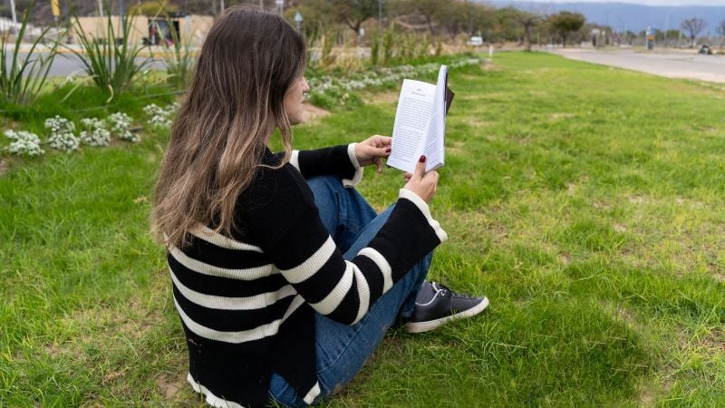 "Lectores al aire libres": Actividades Especiales para el Día del Lector en Catamarca