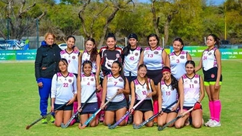Hockey: “La Villa” a un paso del título en el Apertura de Ascenso