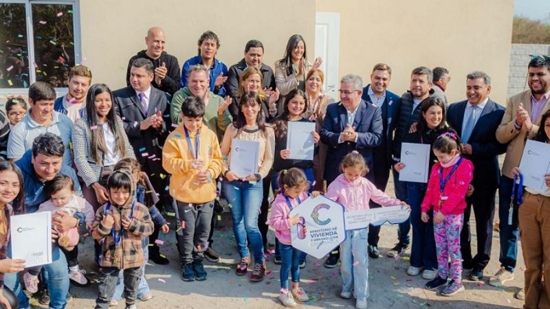 Entregaron 12 viviendas en Los Altos