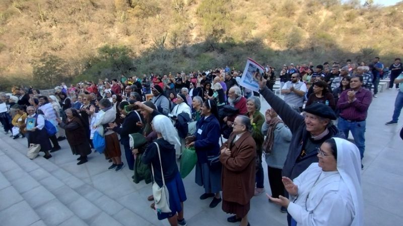 Religiosos del NOA peregrinaron el Santuario de la Gruta