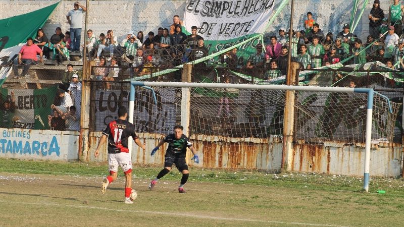 “La Villa” venció al “Santo” y “manda” sola en la “A”