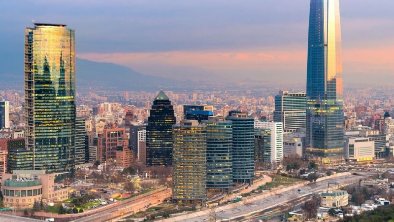 Vivir y trabajar en Montevideo, Santiago o Buenos Aires: salarios y costo de vida