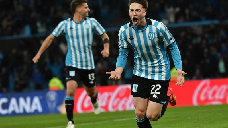 Racing vapuleó 6-1 a Huachipato y está en 4tos.