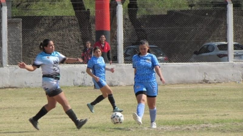 Sureños domina el Fútbol Femenino Chacarero