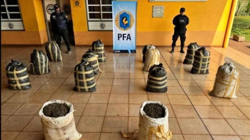 Decomisan 14 bultos con flores de cannabis sativa por un peso de 200 kilos
