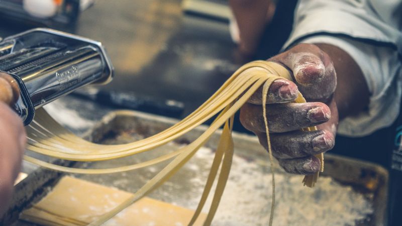 Inicia taller gastronómico de pastas caseras