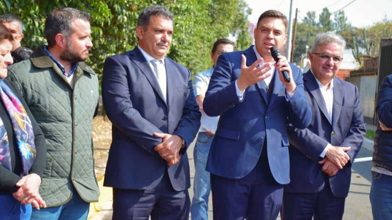 Inauguraron obra de asfaltado en Alijilán