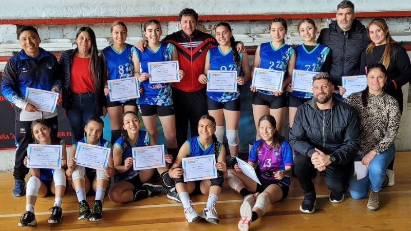 Red Star y “Defe” a la instancia provincial en Vóley