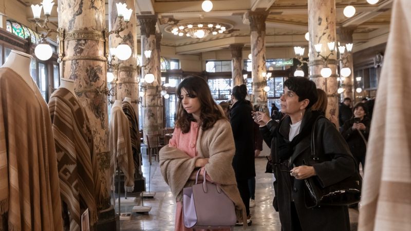 Catamarca festejó la autonomía en la emblemática confitería El Molino