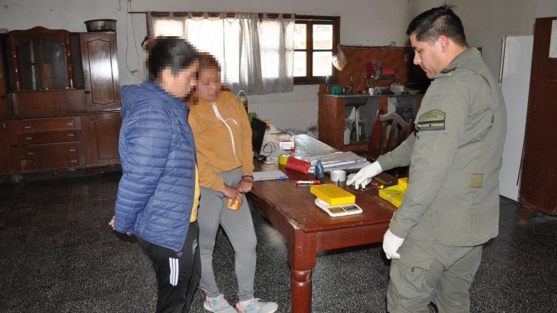 Detuvieron a una pasajera con cuatro kilos de cocaína