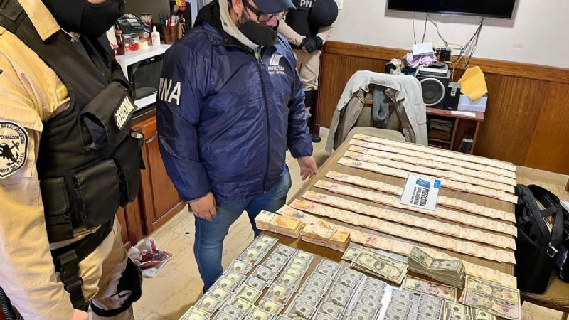 Narcos: padre e hijo fueron detenidos con 45 millones de pesos