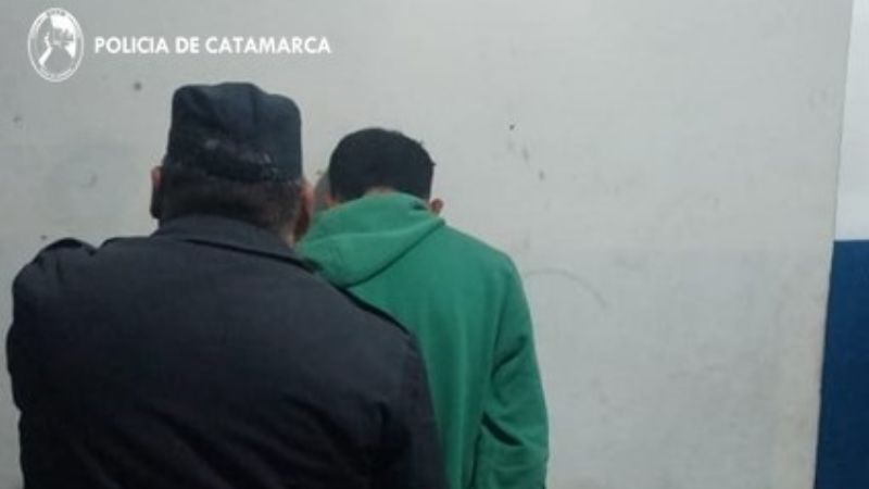 Dejó abandonados dos televisores robados