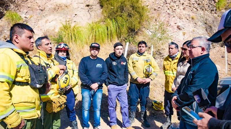 Continúan las tareas en el incendio de Las Juntas