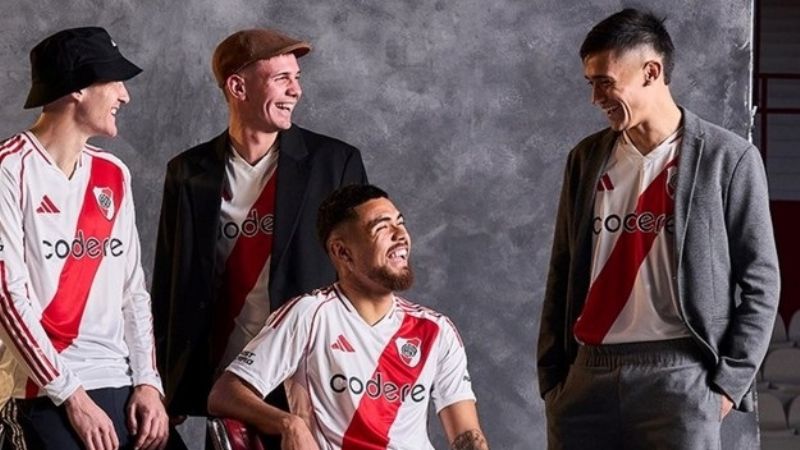 River presentó la camiseta que estrenará mañana