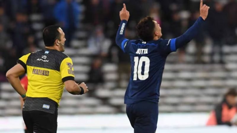 Talleres volvió al triunfo ante Estudiantes