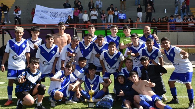 Vélez en 6ta. y 4ta.; Juventud en 5ta., campeones de Inferiores