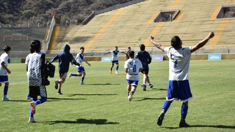Vélez en 6ta. y 4ta.; Juventud en 5ta., campeones de Inferiores