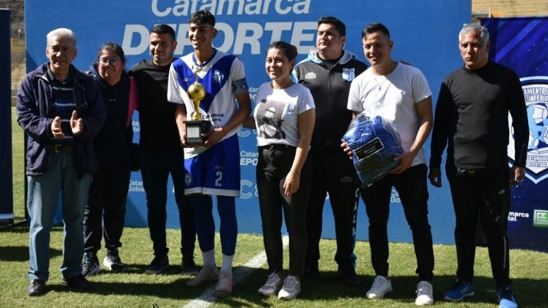 Vélez en 6ta. y 4ta.; Juventud en 5ta., campeones de Inferiores