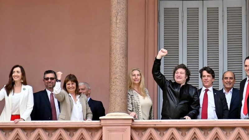 Milei a las críticas de Macri: "Si yo fuera expresidente no estaría mangueando cargos"