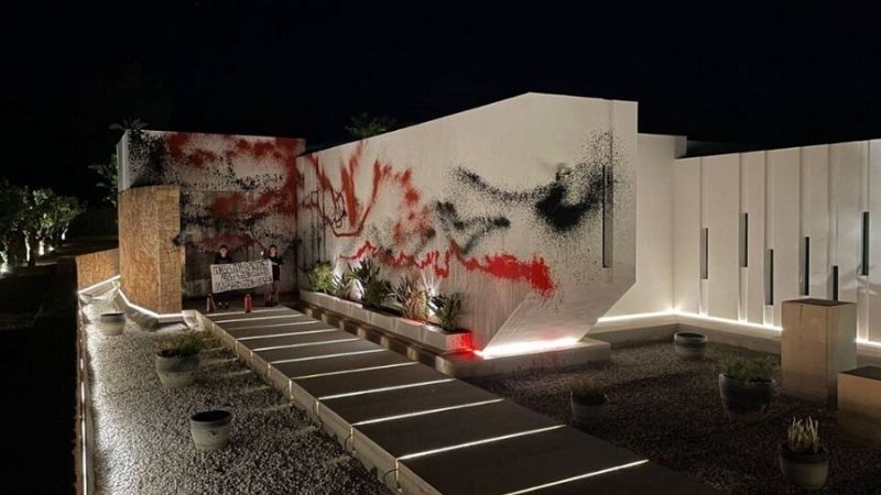 Activistas ambientales vandalizaron la casa de Messi en Ibiza