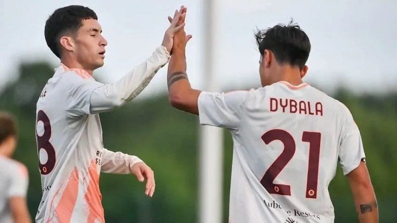 Asistencia a Dybala y gol de Soulé para Roma