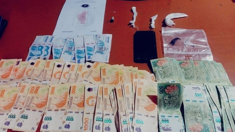 Secuestran casi 2,5 kilos de marihuana