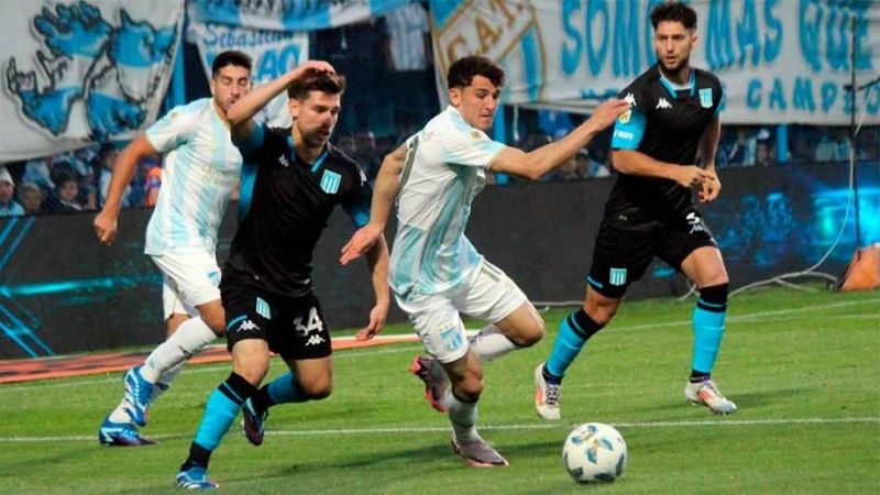Atlético venció a Racing y pelea “arriba”