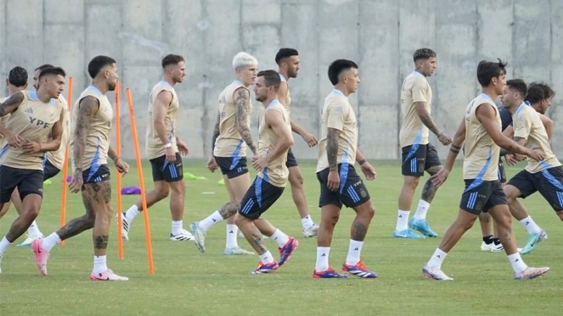 Scaloni mantiene dudas para enfrentar a Colombia