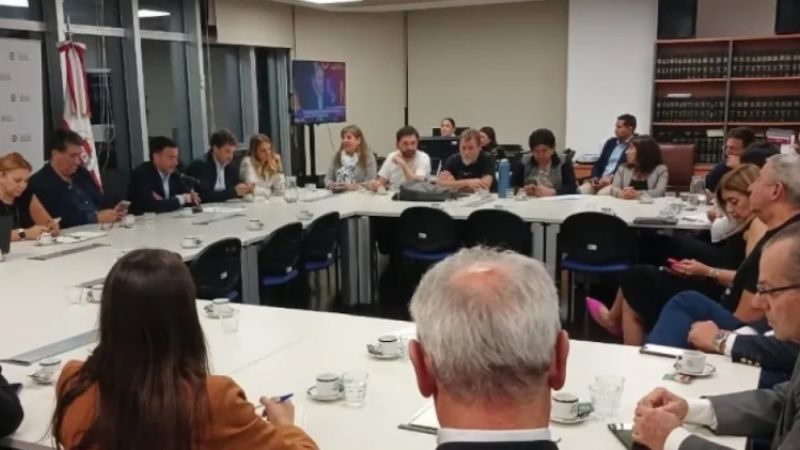 La UCR rechazó el veto de Milei y les pidió "coherencia" a sus diputados