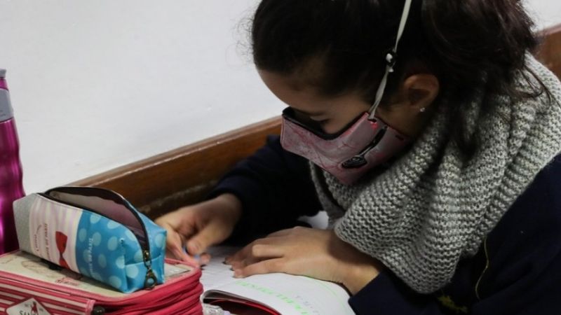 Descubren un efecto inesperado de la pandemia en el cerebro de las adolescentes