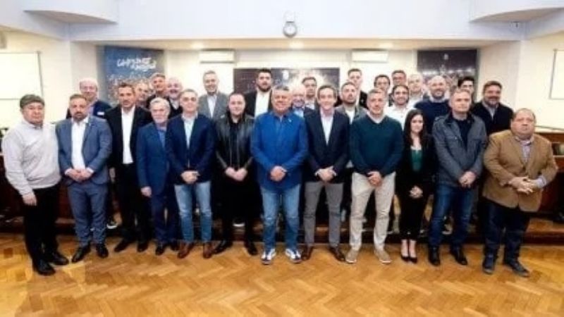 Reelección para Tapia con Riquelme de “vice”