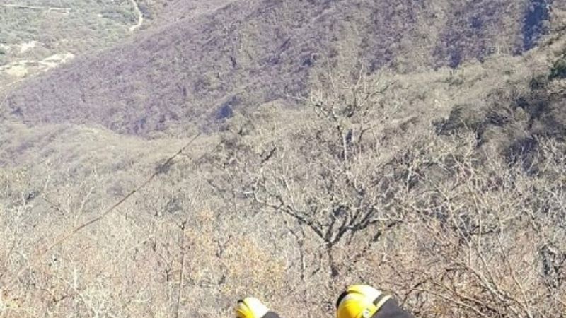 Combaten incendio en el Cerro Gracián