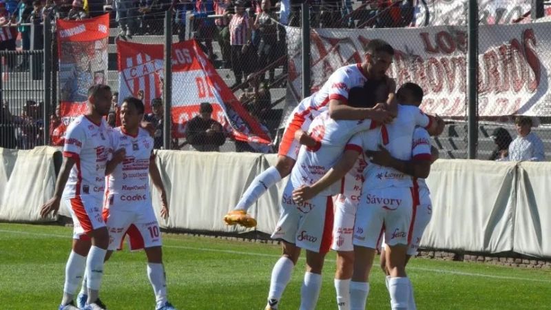 Huracán y Talleres (RE) buscan las “semis”