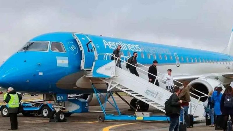 El Gobierno anunció que inició negociaciones para la venta de Aerolíneas Argentinas