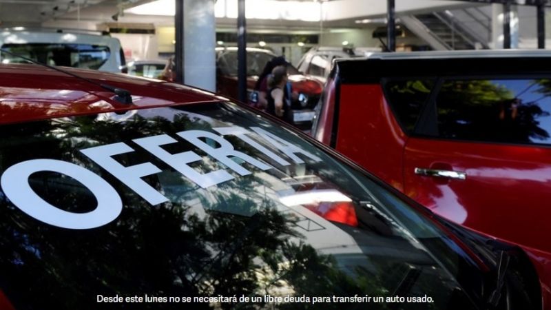 Eliminan el requisito de libre deuda para transferir autos usados