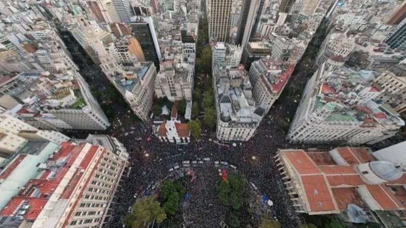Docentes anunciaron tres días de paro en todo el país y una marcha nacional